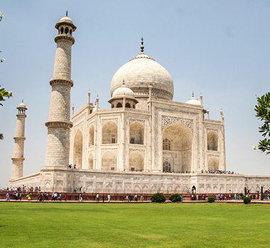 Delhi to Agra Tempo Traveller